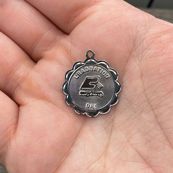 Vintage 925 Sterling Silver "Graduation Day" Scalloped Pendant Bracelet Charm - Picture 1 of 3